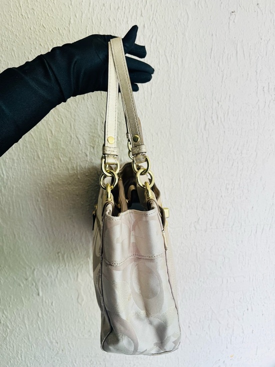 Coach Penelope Optic Signature Carryall - Picture 3 of 12